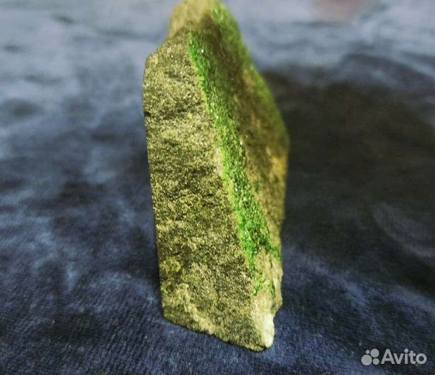 Уваровит (зелёный гранат)