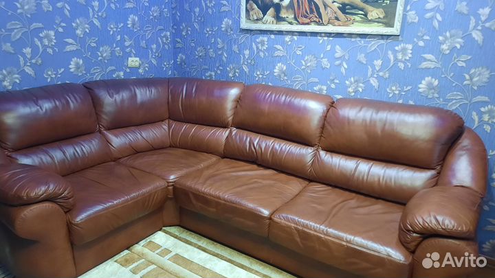 Продам кожаный диван