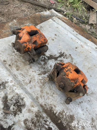 Передние суппорта Infiniti FX 35