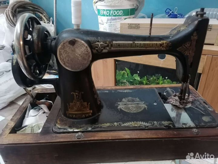 Швейная машина. 100 лет. Работает