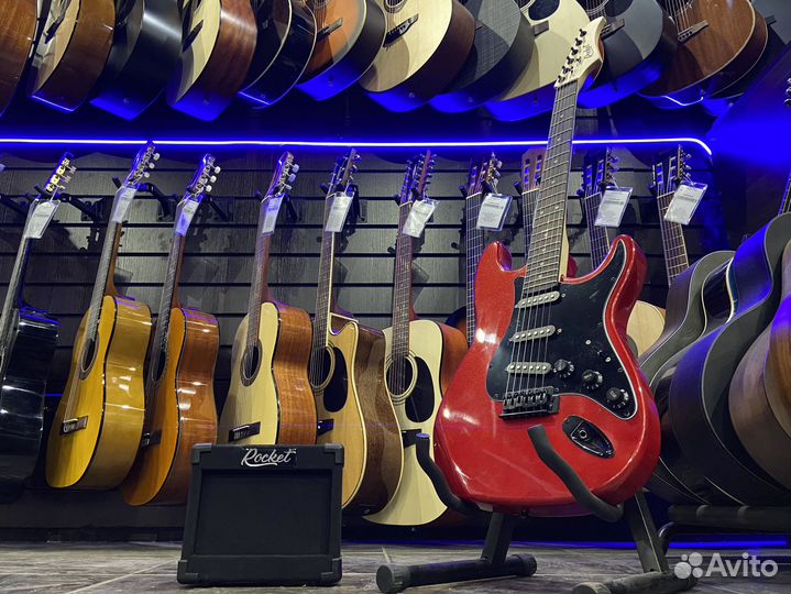 Электрогитара Stratocaster + Комбоусилитель 5вт