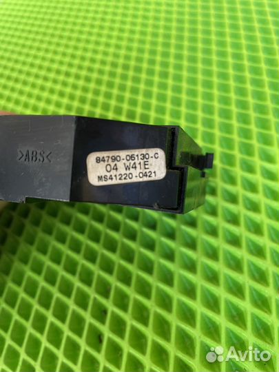 Кнопка обогрева стекла тойота авенсис т250