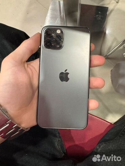 iPhone 11 Pro, 64 ГБ