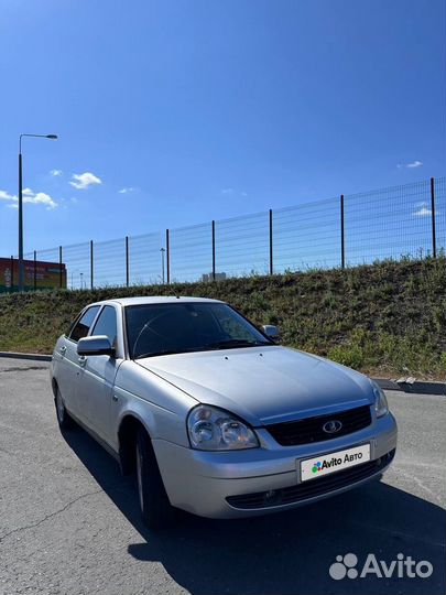 LADA Priora 1.6 МТ, 2011, 200 300 км