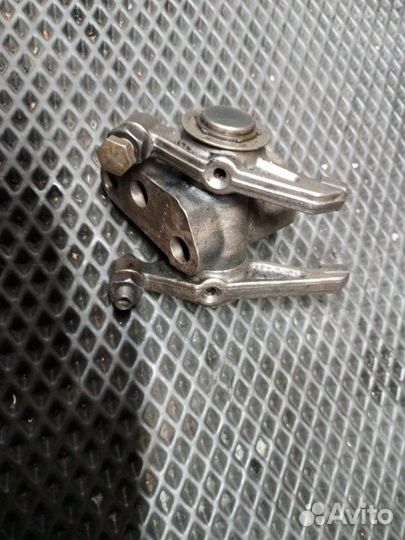 Опора (ось) коромысел впускного и выпускного