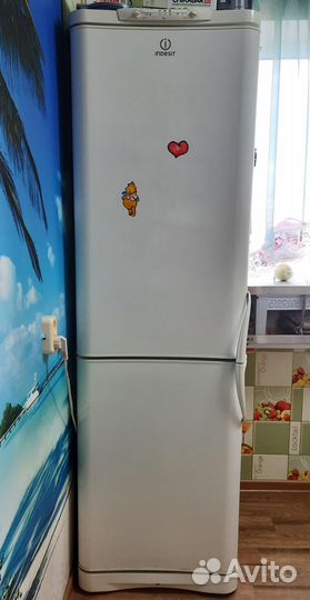 Холодильник indesit