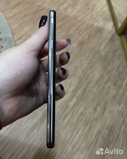 Samsung Galaxy S10, 8/128 ГБ