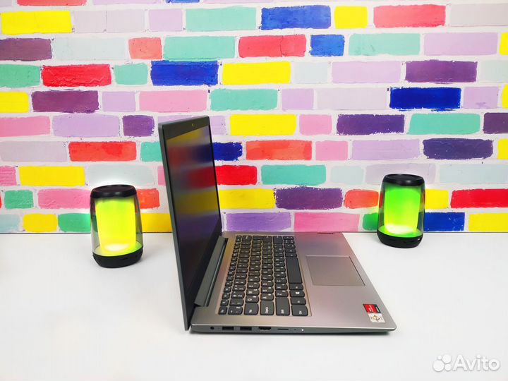 Ультрабук Lenovo на i3/i5 с Radeon + IPS