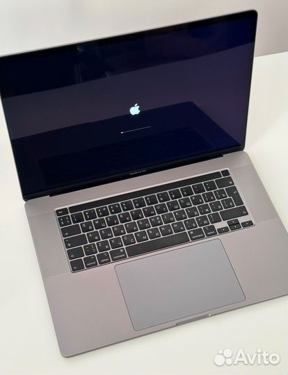 Apple MacBook Pro 16 2019 i9 16 гб 1тб