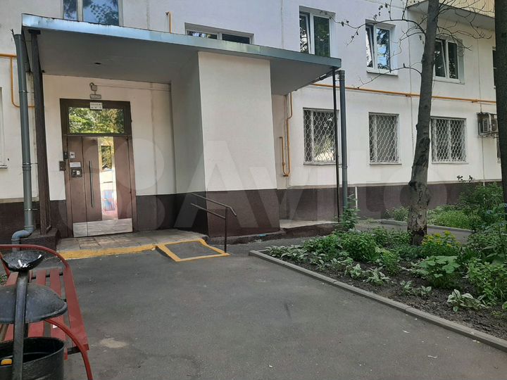 Комната 10,4 м² в 3-к., 1/9 эт.