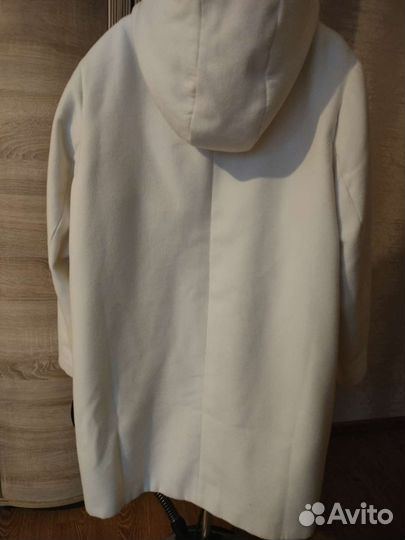 Пальто белое