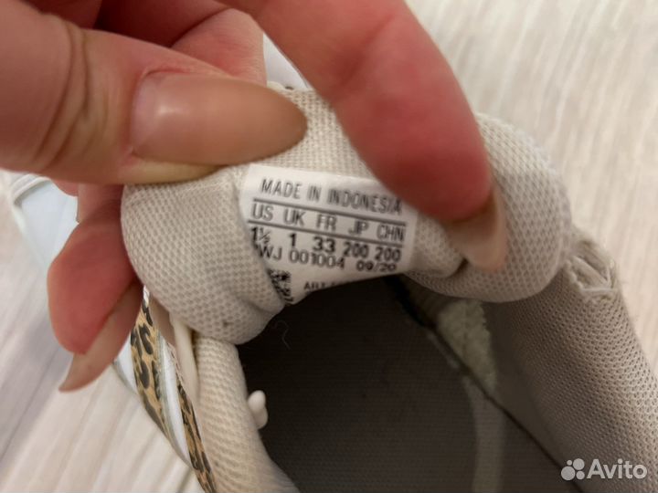 Кроссовки adidas