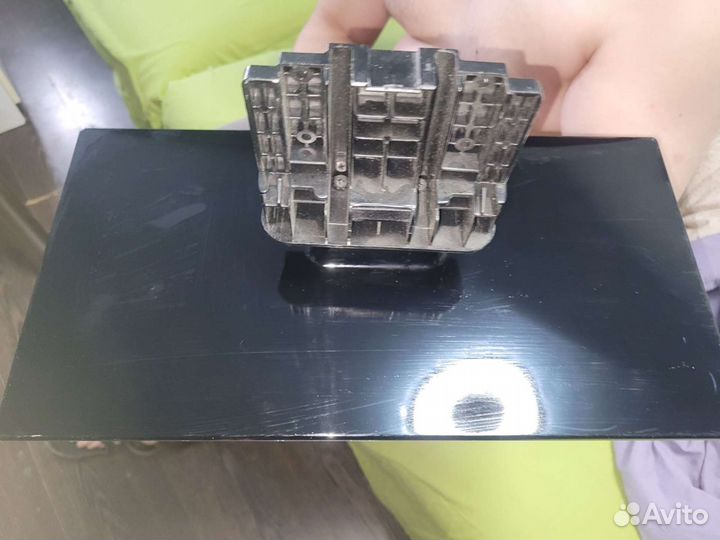 Подставка под телевизор