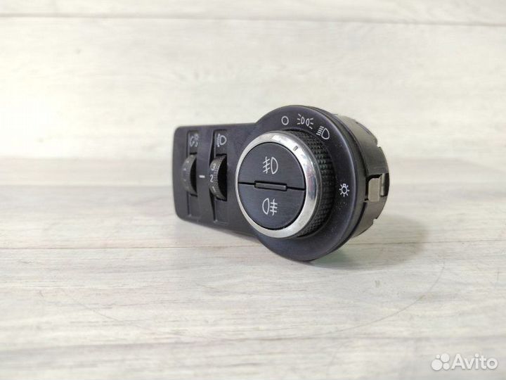 Переключатель света Opel Astra J A16XER 2010