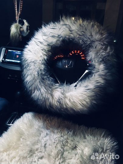 Оплетка на руль меховая