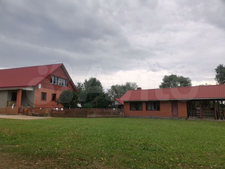 Дом 195 м² на участке 69 сот.