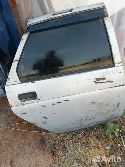 Дверь задняя правая