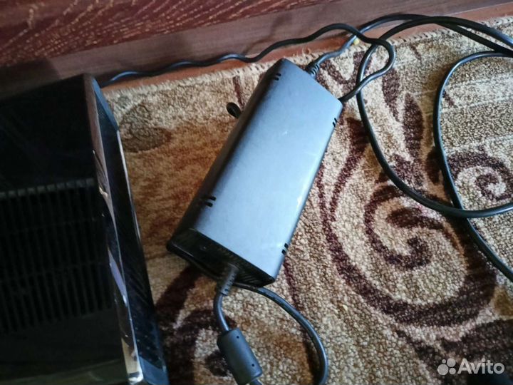 Xbox 360 прошитая + 20 игр геймпады нужно починить