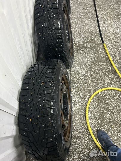 Колеса зимние 185/65r15 на поло седан