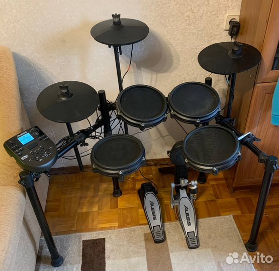Alesis nitro mesh kit электронные барабаны