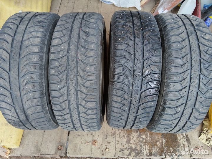 Bridgestone Ice Cruiser 7000S 205/60 R16 92T