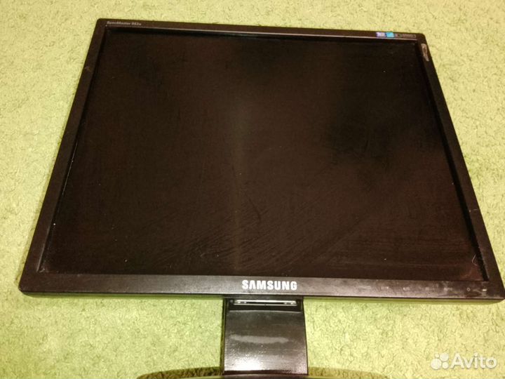 Монитор Samsung 45 см