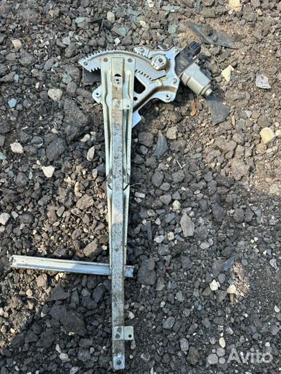 Стеклоподъемники передние левые Mitsubishi Lancer