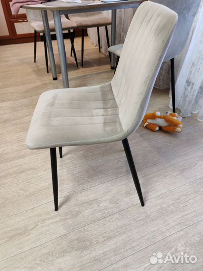 Стулья кухонные мягкие 4 шт