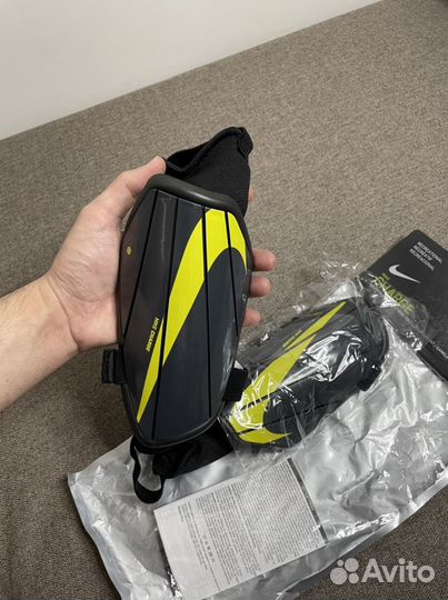 Щитки футбольные nike