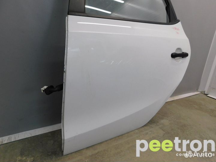 Б/У Б/У Дверь задняя левая б/у 770032R010