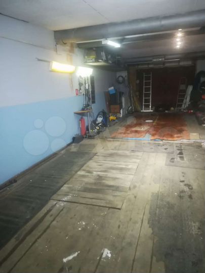 Гараж, > 30 м²