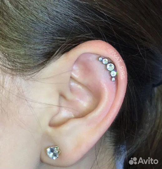 Мастер пирсинга