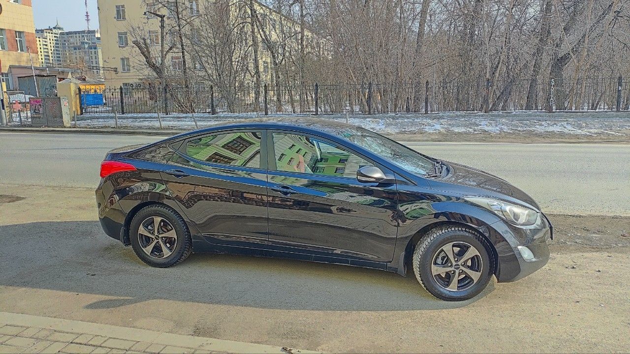Hyundai Elantra: фото владельца
