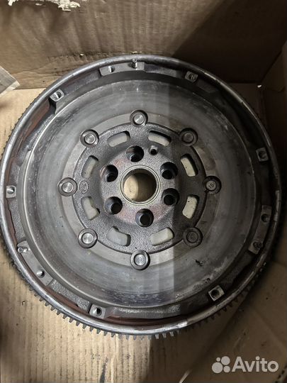 Духмассовый маховик VW t5 2.0 tdi LUK ориганал б/у