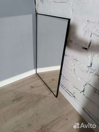 Зеркало в алюминиевой раме