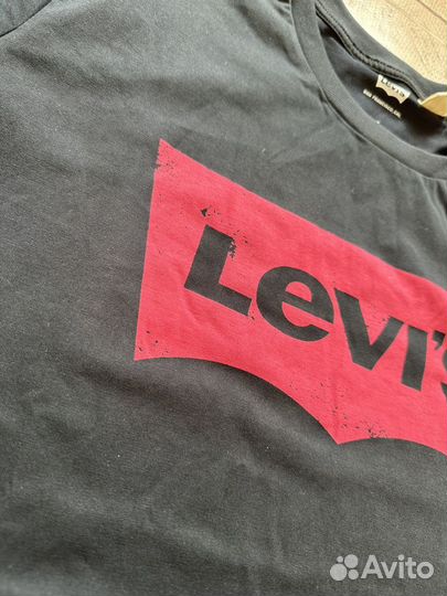 Мужская футболка levis. Новая