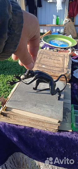 Фигурка чертик