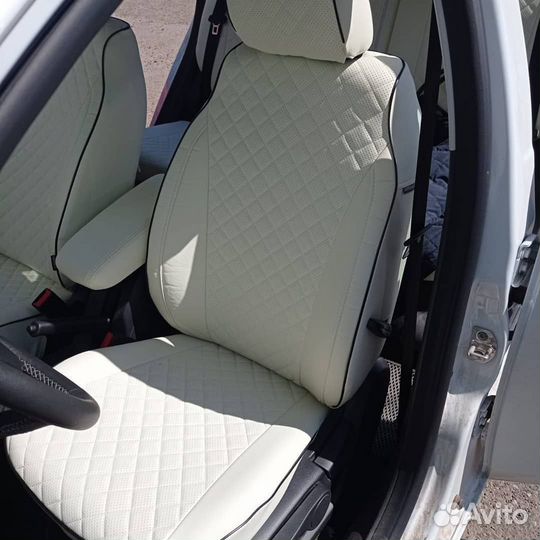 Автомобильные чехлы из экокожи на LADA Vesta