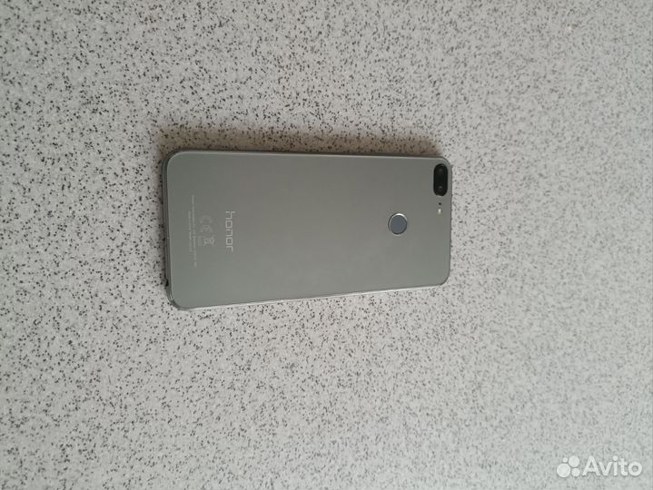 Телефон Honor 9 lite