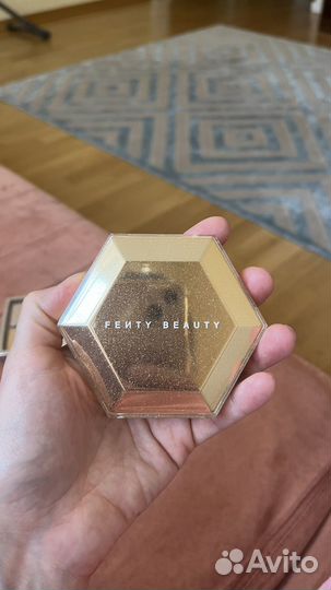Fenty beauty хайлайтер Royal icing