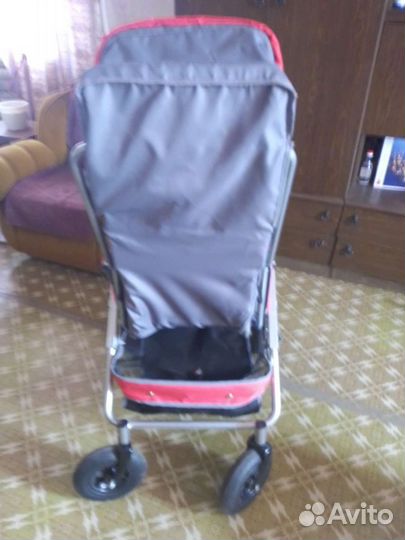 Прогулочная коляска новая