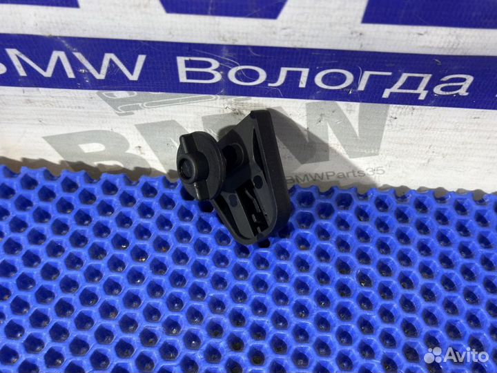 Держатель ремня задней полки BMW E60