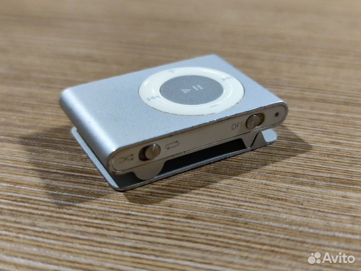 Плеер iPod shuffle 1 Гб A1204 (+ кабель зарядки)