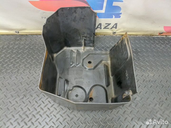 1724871 крышка отсека клапанов