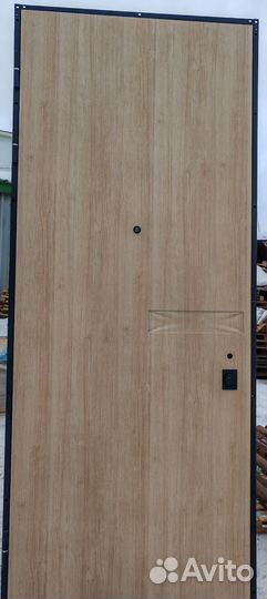 Дверь входная металлическая новая