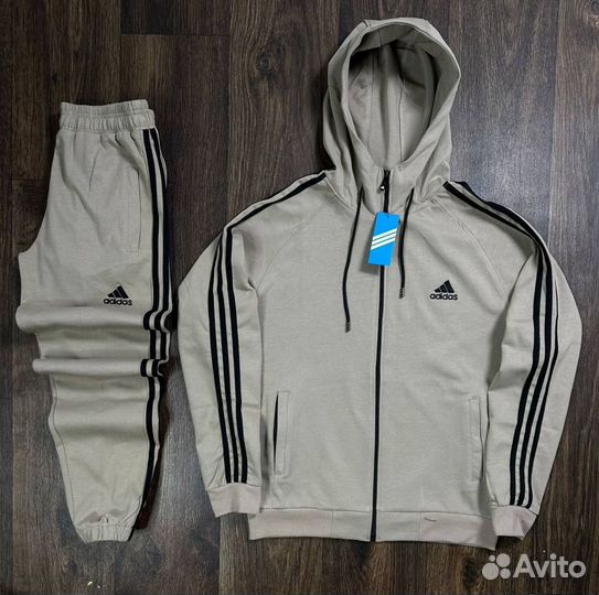 Спортивный костюм adidas