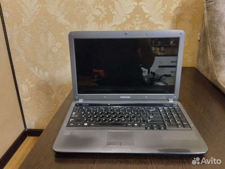 Ноутбук samsung r525
