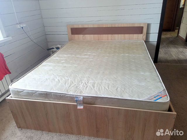 Кровать двухспальная с матрасом 160 200 объявление продам