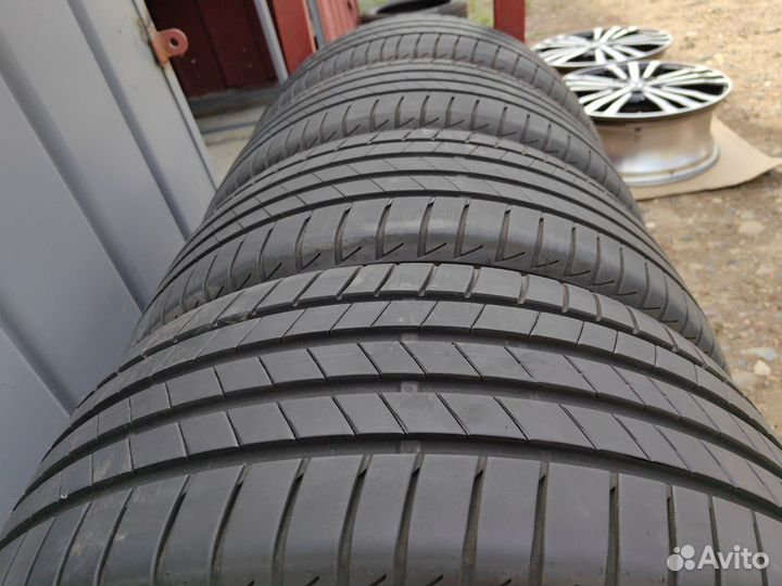 Bridgestone Turanza T005 225/40 R18