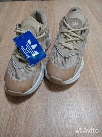 Кроссовки Adidas Ozweego